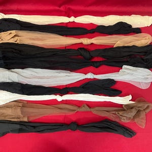 frau befriedigen finger Used Garter Belt