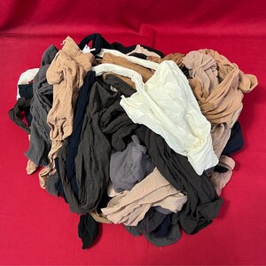 Lot of 30 pair of hosiery/pantyhose/tights LOTPH30 image 1