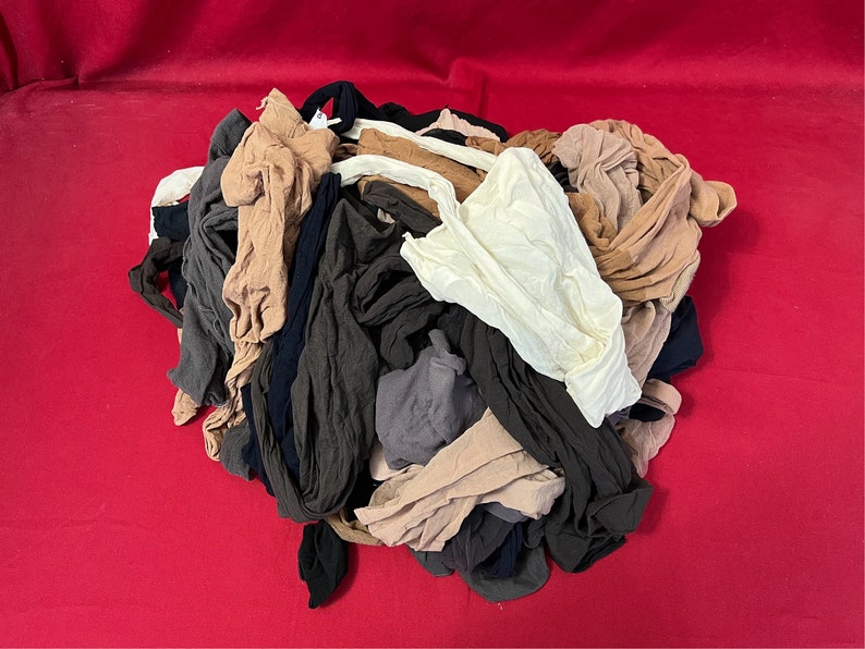 Lot of 30 pair of hosiery/pantyhose/tights LOTPH30 image 1