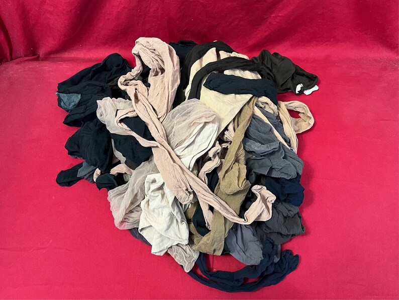 Lot of 30 pair of hosiery/pantyhose/tights LOTPH30 image 3