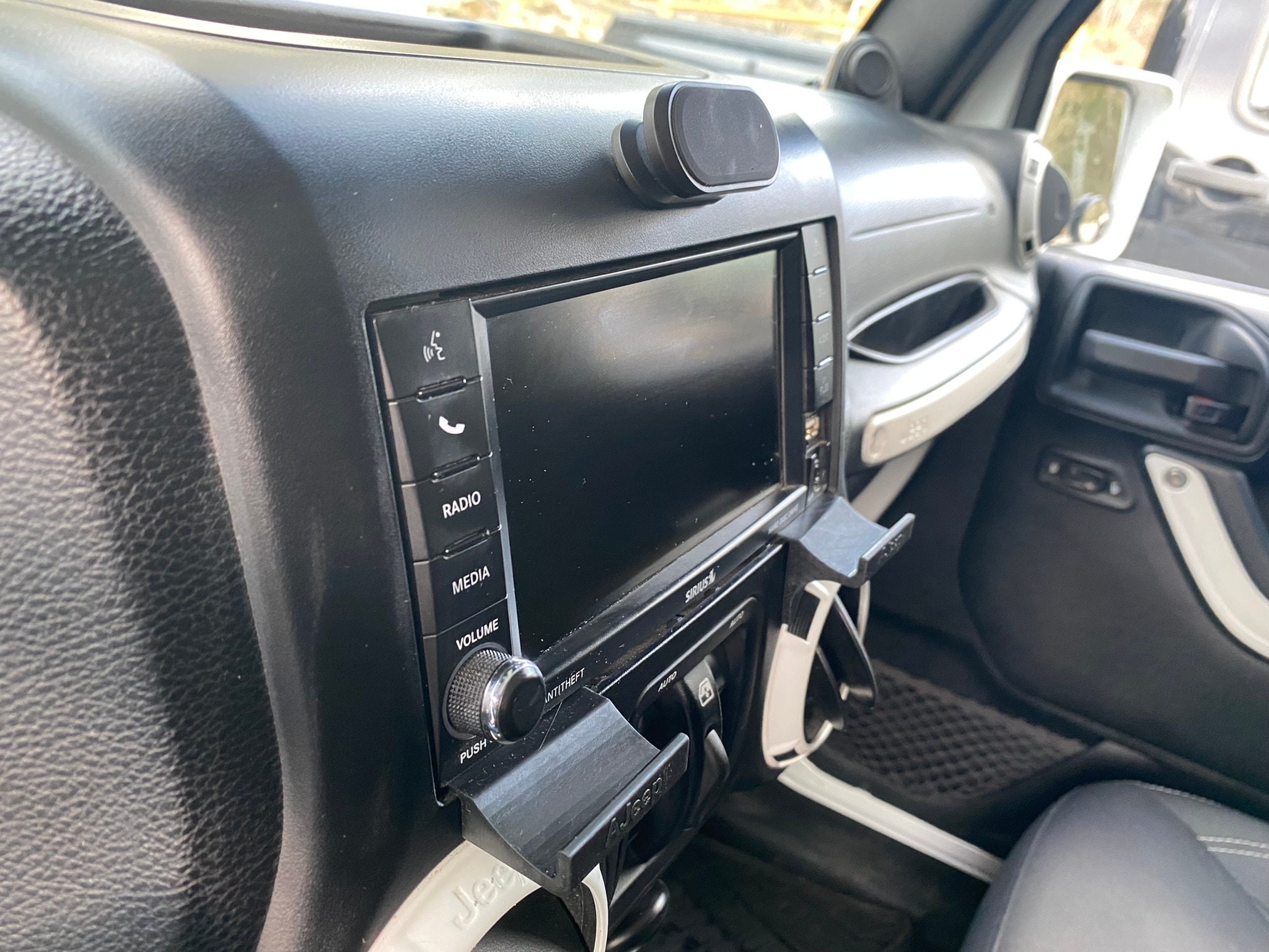 Jeep Wrangler JK 2011-2018 対応 iPad フォン＆タブレット マウント 