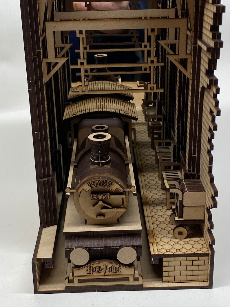 Book nook platform 9, Wizards express, laser cut Kit, gift for any occasion image 2