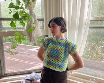 Grand-mère Square Crochet T-Shirt