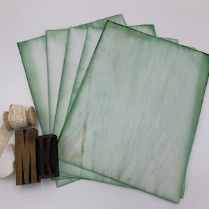 Papeles teñidos falsos de color verde Kelly para revistas basura, fabricación de tarjetas y otras manualidades con papel