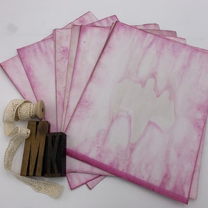 Papeles teñidos a máquina de color rosa Cerice para revistas basura, fabricación de tarjetas y otras manualidades con papel