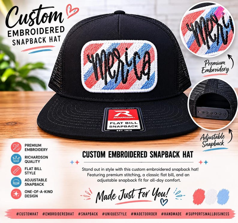 Puede incluir: Gorra snapback negra con parte trasera de malla y visera plana. La gorra presenta un parche bordado con la palabra "merica" en un dise&ntilde;o rojo, blanco y azul. Tiene un cierre snapback ajustable.