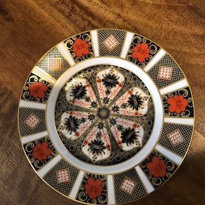 Vintage Royal Crown Derby &quot;1128&quot; Old Imari -- 9&quot; Plates (priced individually)