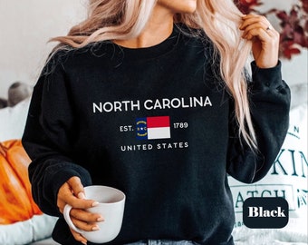 Bluza z nadrukiem Karoliny Północnej, sweter z flagą Karoliny Północnej z okrągłym dekoltem, sweter unisex z Karoliny Północnej, prezenty pamiątkowe z Karoliny Północnej
