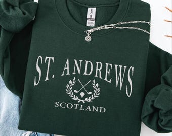 Broderad tröja från St. Andrews, broderad rundhalsad tröja från Skottland, golftröja från St. Andrews, souvenir för resespelare som golfare från Skottland