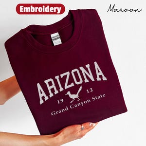 Arizona state embroidered sweatshirt, Roadrunner  embroidery crewneck sweater ,Arizona holiday pullover,  Arizona travel gift souvenir