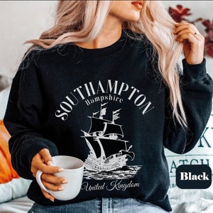 Southampton England sweatshirt, Southampton Hampshire Soft and Comfortable crewneck, United Kingdom Unisex sweater Souvenir Holiday gift