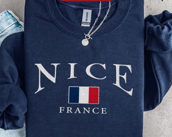 Fin broderad tröja, rundhalsad tröja med broderi från Frankrikes flagga, Fin semestertröja, Fransk resepresent och souvenir