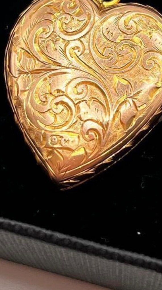 Edwardian 9ct Yellow Gold Locket - image 4