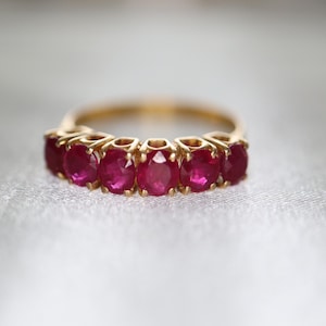 Exceptional Natural Ruby Vintage 18k Solid Yellow Gold Ring