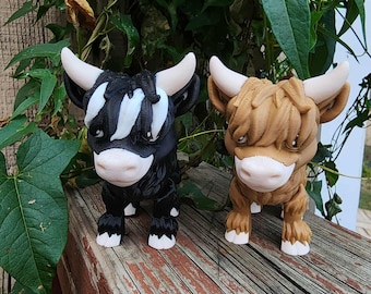 Articulated 3D Printed Highland Cow | Poseable Cow Fidget Toy | Cute Farm Animal Desk Buddy | Cow Lover Gift