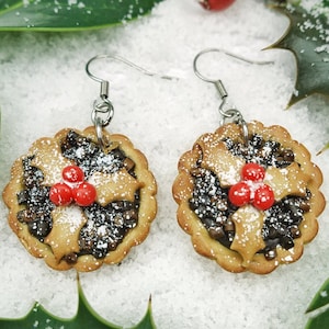 MINCE PIE EARRINGS with Holly Berry | Christmas Pies Dangle Earrings | Handmade with Polymer Clay | Stocking Filler, Gift, Icing Dusting