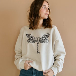 Fraser's Ridge Sassenach Dragonfly Sweatshirt Claire Outlander Gift for Her Outlander Sweatshirts Jamie Fraser Outlander Scotland Sweatshirt