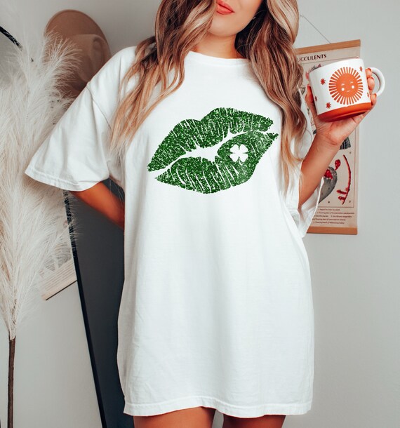 Green Glitter Lips Kiss Me I Am Irish St Patricks Day Shirt Green Glitter Lips Kiss Me I Am Irish St Patricks Day Shirt