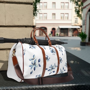 Blaue Blume Weekender Reisetasche, Reisetasche, Reisetasche, Handgemacht, Minimalistisch, Pink, Blau, Weiß