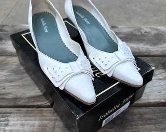 Vtg Isabella Fiore Candice Kidskin White Italy 1.5” Heels Sandals Women’s sz 8 B