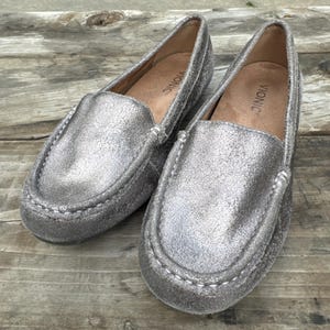 vionic silver dress shoes VIONIC Womens sz 6M WISE REAGEN silver leather mule shoes