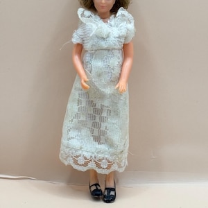 Lundby bride doll/mother to dollhouse.