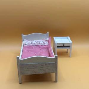 Lundby original bed set to the dollhouse