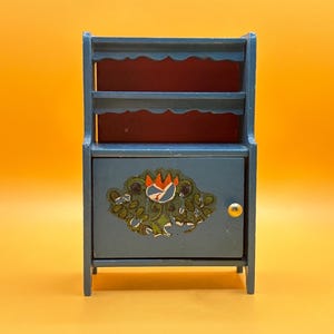 Lisa of Denmark original cabinet to dollhouse/Miniature