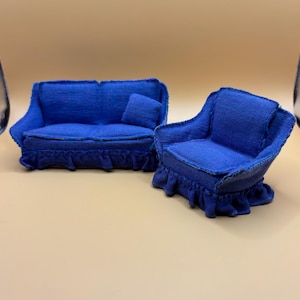 Lundby furniture a sofa and a armchair and to dollhouse