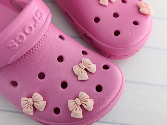 Custom English Letter Croc Shoe Charms DIY PVC Pink Soft Rubber Decoration  Buckles For Clogs, 30th Birthday Bracelet, And Wristbands From  Fashion_croccharms, $0.13