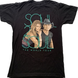 Gently used Faith Hill/Tim McGraw concert t-shirt