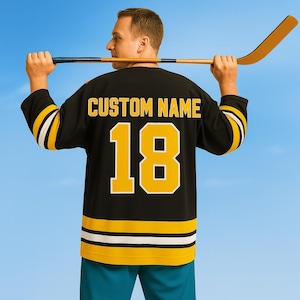 Maglia Happy Gilmore Adam Sandler | Hockey Jersey Uomo | Nero Cucito | Taglie S-XXXL | Film 1996