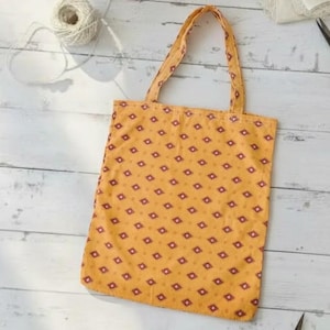Yellow/Orange Tote Bag with Triangular and Floral Patterns – Handmade from Upcycled Cotton, Vintage Style