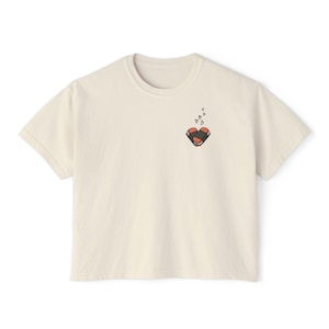 Bosy Spam Musubi Lover Women&#39;s Tee | Musubi Hearts Graphic Hawaii Local Kine Design