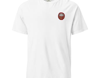 Besticktes Daruma Doll T-Shirt: Japanische Symbolik,