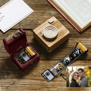カスタム記念日写真ギフトカメラフィルムロールキーチェーン、彼氏へのパーソナライズギフト、彼、彼女、父の日へのカップルギフト誕生日