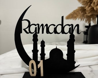 Calendrier Ramadan en bois décoration mosquée avec chiffre amovible