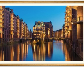 Magischer Moment: Speicherstadt im Scheinwerferlicht / Digitaler Download - Hochauflösendes Bild