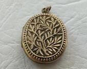 Antique Victorian 9ct yellow gold front and back Ornate Picture Locket Necklace Pendant