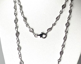 Sterling Silver Chain, Hand made filigree chain. CHNS001, Rhodium plated, 18 in long, 46 cm long. Lock CHP11