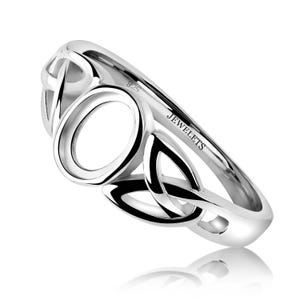 May include: A silver ring featuring a Celtic knot design. The ring is hallmarked "925" and "JEWELETS".