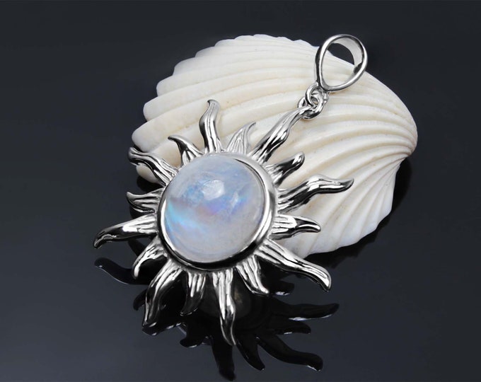 Stylish Silver Sun Pendant with Labradorite, Moonstone, Lapis Lazuli, stone: 12 mm Silver 925