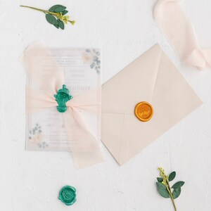 Blush Romântico | Velino | Gatefold | Selo de cera | Convite de casamento | Fita de chiffon