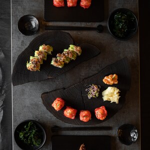 Large Yakisugi sushi set for 2/4. Charred black wood, big sushi set with chopsticks. Minimalist design. Natural & stylish kitchen. Wabi sabi 2x half + 2x b.set