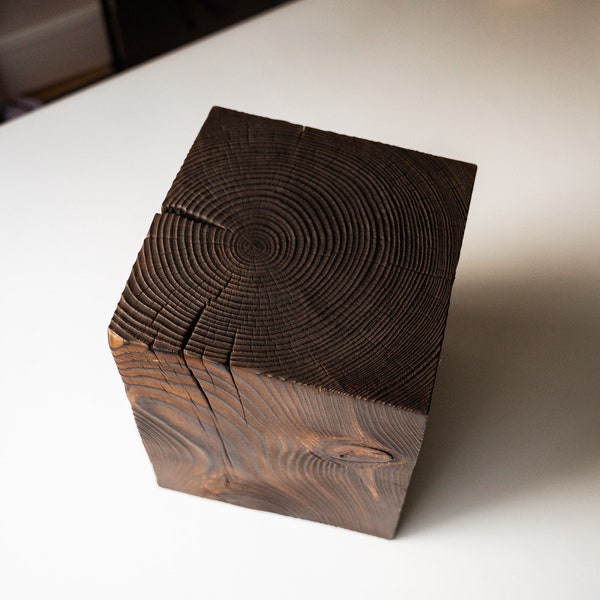 Table d'appoint Yakisugi en cube de pin. Table basse en bois. Décoration naturelle pour la maison. Support pour plantes. Rehausse de chevet en bois carbonisé. Table basse en bois