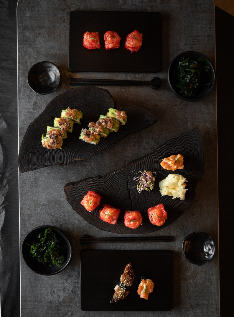 Large Yakisugi sushi set for 2/4. Charred black wood, big sushi set with chopsticks. Minimalist design. Natural & stylish kitchen. Wabi sabi 2x half + 2x b.set