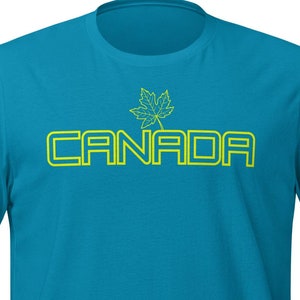Personalisierung verfügbar! Kanada - Helles Gelbes Design mit Ahornblatt - Bequeme Qualität Unisex T-Shirt - Tolle Geschenkidee