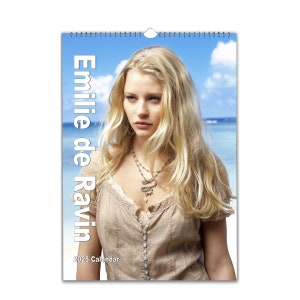 Emilie de Ravin Calendrier photo 2025/26 | Choisissez le mois de début| Personnalisez la couverture