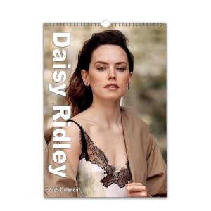 Kalender Daisy Ridley Sexy Photo 2026/27 | Kies Startmaand| Vooromslag personaliseren