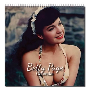 Betty Page 2026 Gepersonaliseerde wandkalender | Kies Beginmaand/jaar